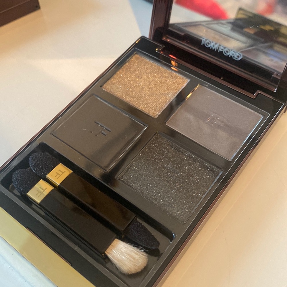 TOM FORD Eye Color Quad in Titanium Smoke 10